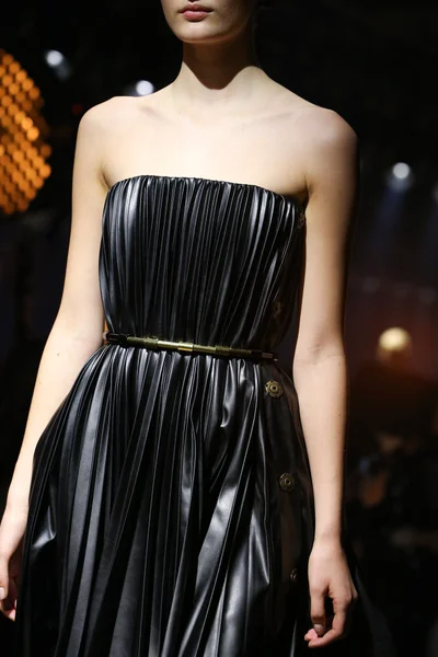 Look 29